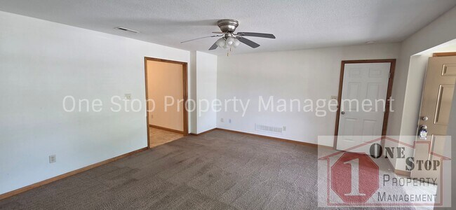 Building Photo - Beautiful 4 Bedroom 2 Bathroom in Grain Valley!