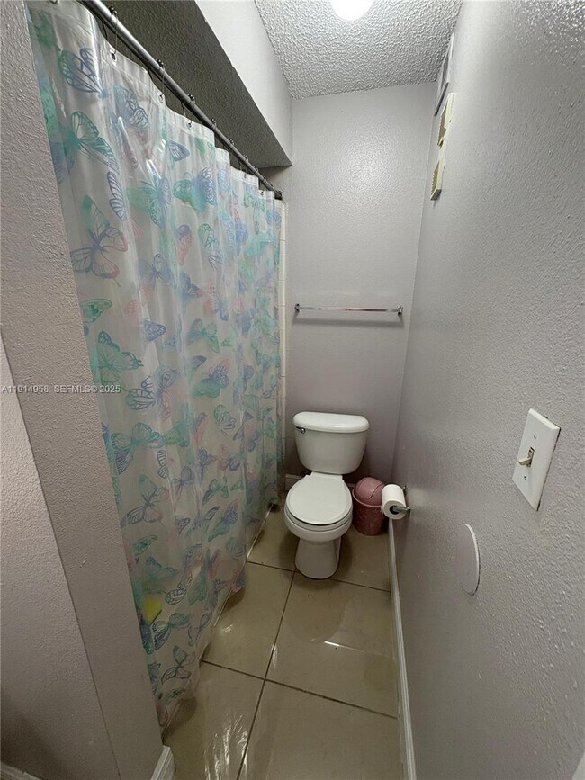 Building Photo - 15661 SW 104th Terrace