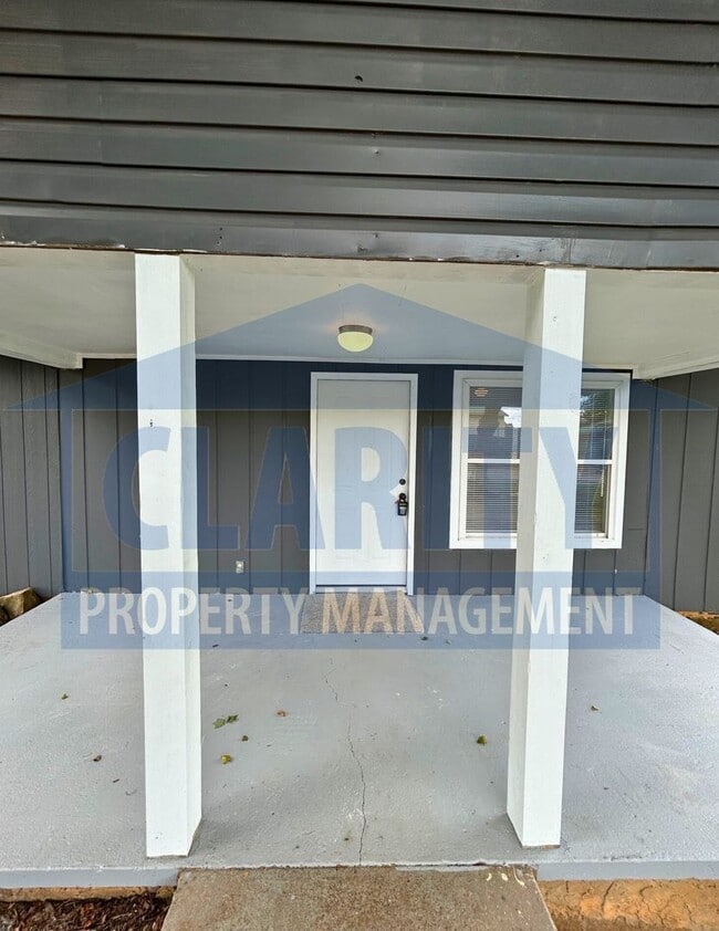 Building Photo - Four-bedroom home in Calhoun, TN!