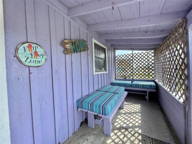 Building Photo - 1111 Surf Dr