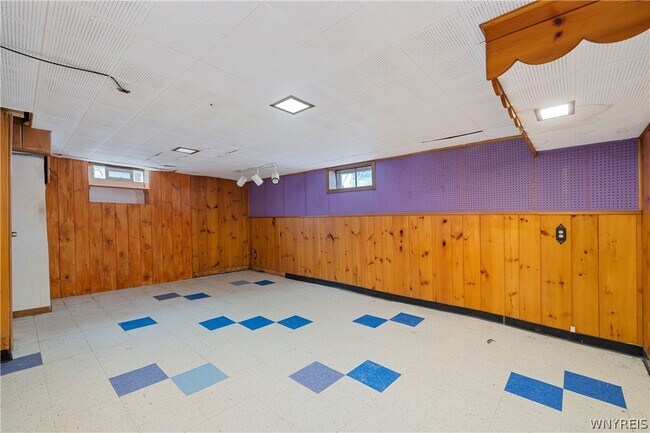 Building Photo - 94 Tudor Rd