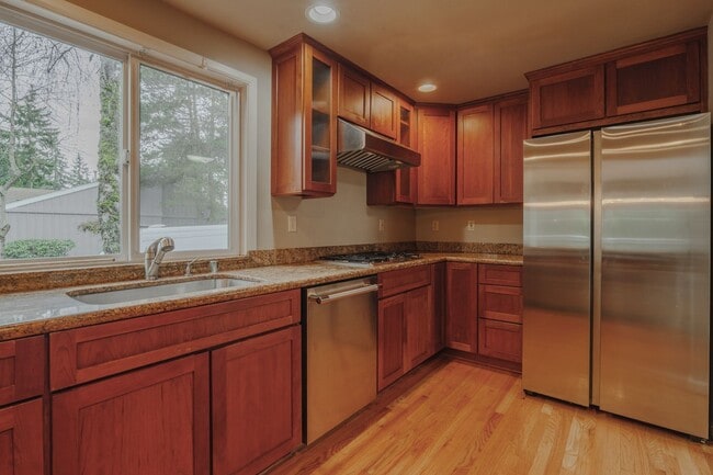 Building Photo - 2 Bedroom 1.75 Bathroom Townhome in Federal Way WA