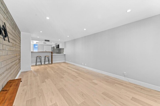 Building Photo - 4500 N Flagler Dr