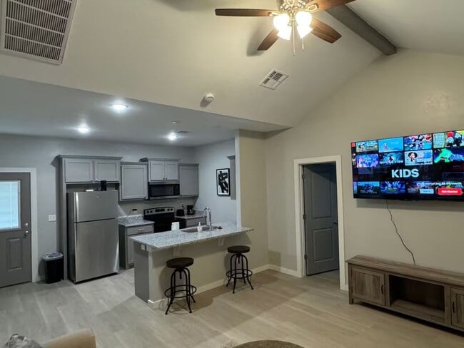 Building Photo - Fully Furnished 2BR/2BA | Brand-new w/ All Utilities Included