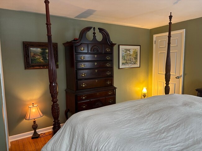 Building Photo - 1807 E Kings Hwy