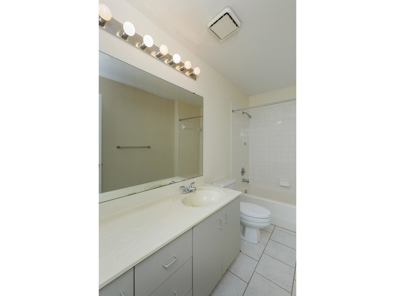 Building Photo - 5600 Waterman Blvd