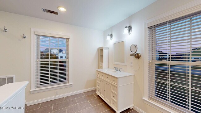 Building Photo - 202 Tidewater Dr