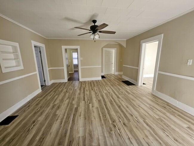 Building Photo - Warren