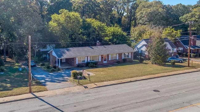 Building Photo - 728 Asheville Hwy