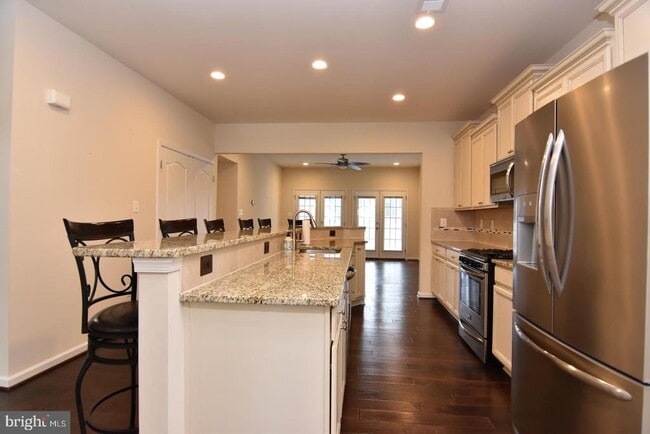 Building Photo - 20560 Charlotte Blvd