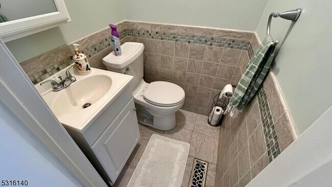 Building Photo - 188 Riva Dr