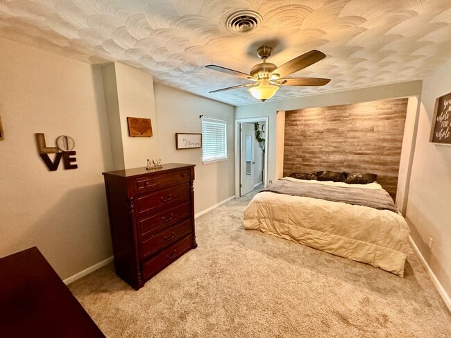 Building Photo - 4-Bedroom Home with Bonus Flex Room