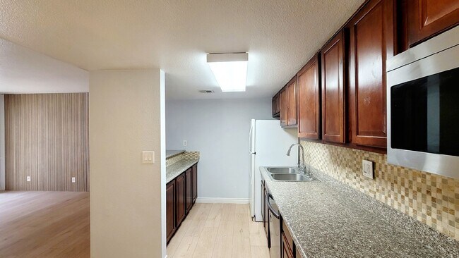Building Photo - 4960 Indian River Dr