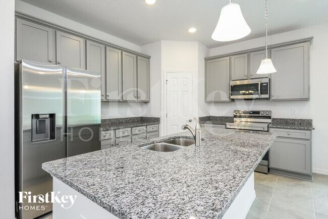 Building Photo - 1242 Ponca Rd