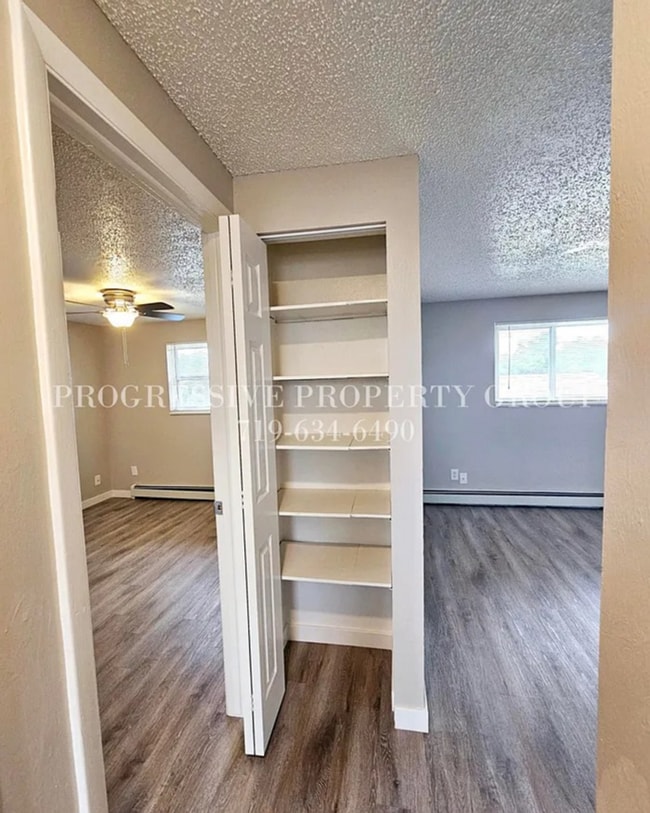 Building Photo - Charming Renovated 2-Bedroom – Includes Utilities | Move In Now – Next Month’s Rent is Waived!