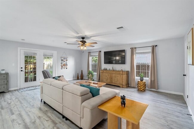 Building Photo - 1213 Faber Dr