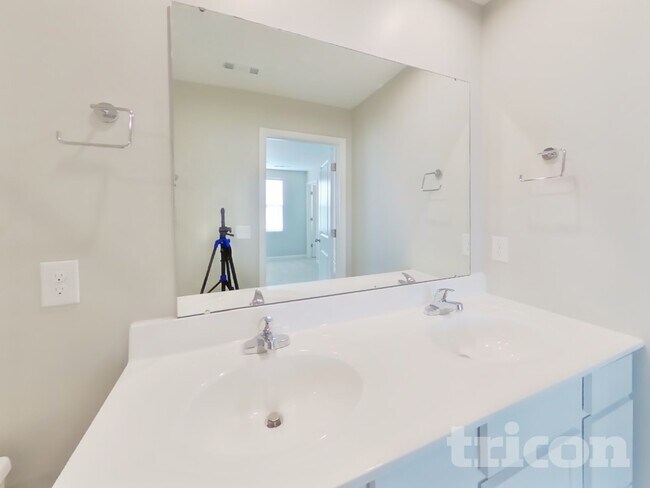 Building Photo - 1034 Cone Blvd