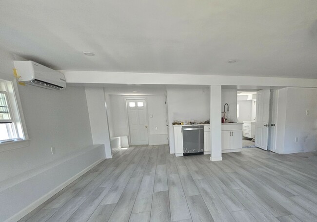 Building Photo - 34 Ridgewood Rd