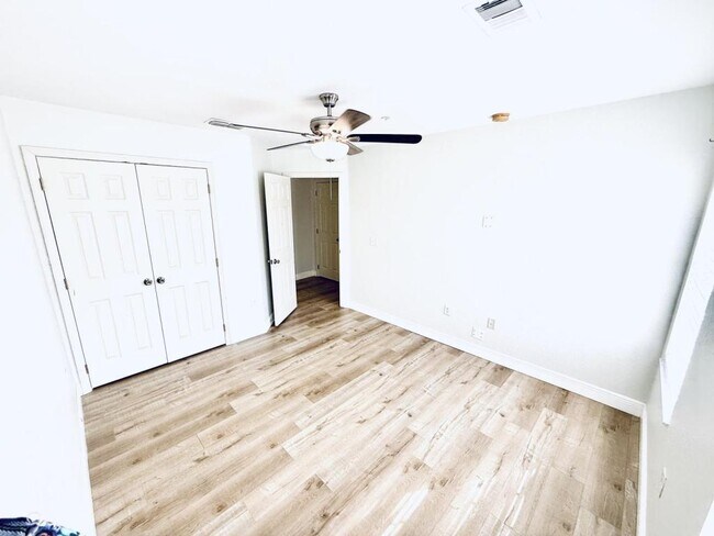 Building Photo - 2983 Ashland Ln S