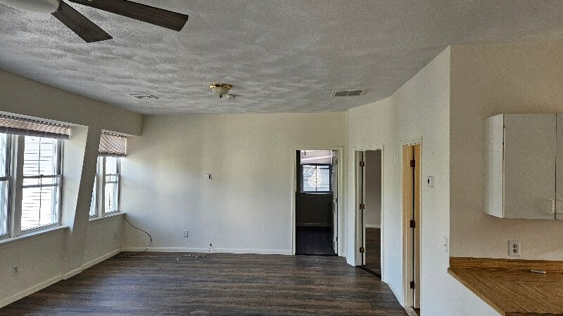 Building Photo - 64 Kenyon St