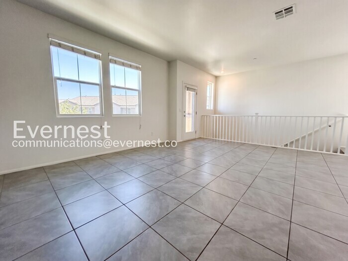 Building Photo - 639 Sedum Ave.