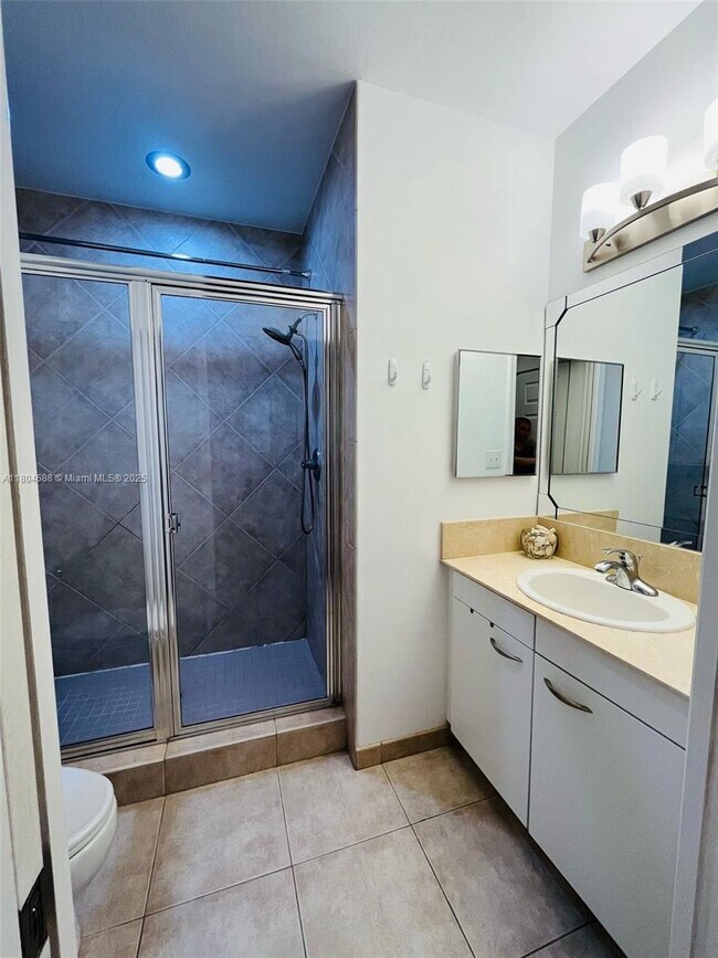 Building Photo - 2080 S Ocean Dr