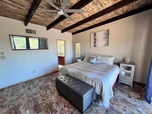 Building Photo - Catalina Foothills- 3 bedroom/ 3 bathroom ...