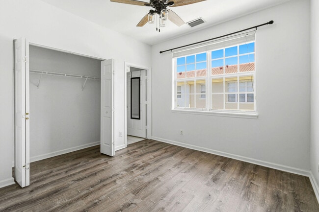 Building Photo - 276 Quarry Knoll Way
