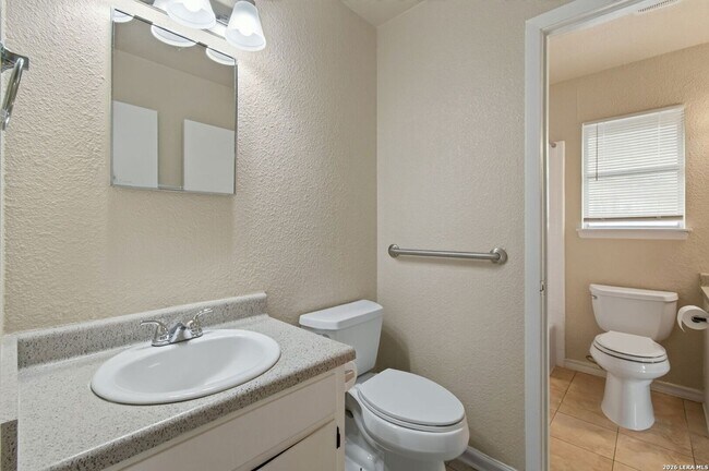 Building Photo - 602 Catalina Ave