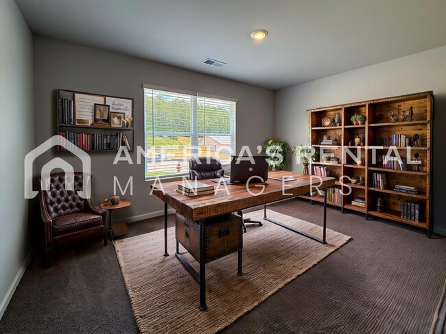 Building Photo - 470 Antler Wy