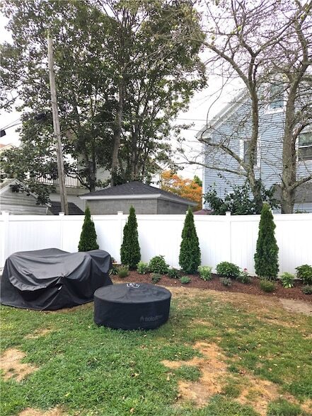 Building Photo - 33 Slocum St