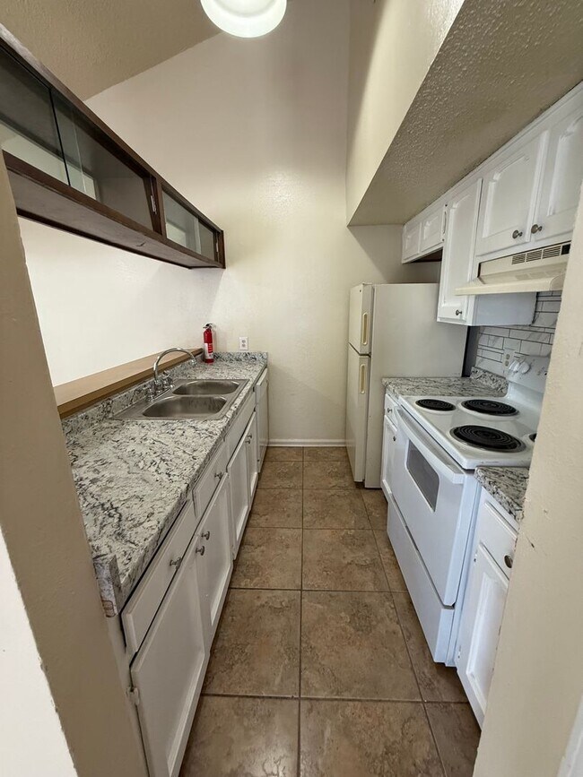 Building Photo - 8656 GSRI Ave