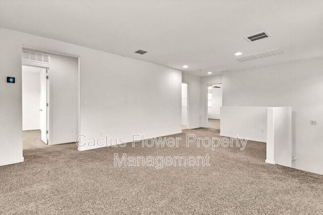 Building Photo - 1245 N Balboa