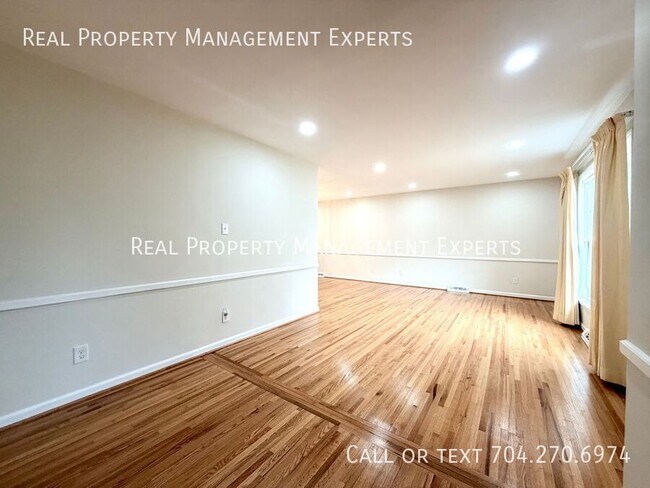 Building Photo - 4017 Tamerlane Dr