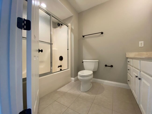 Building Photo - Gated community! Ranch style Home for lease or lease-option to purchase