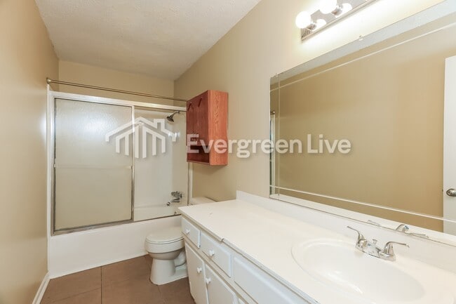 Building Photo - 3342 Cherry Ave