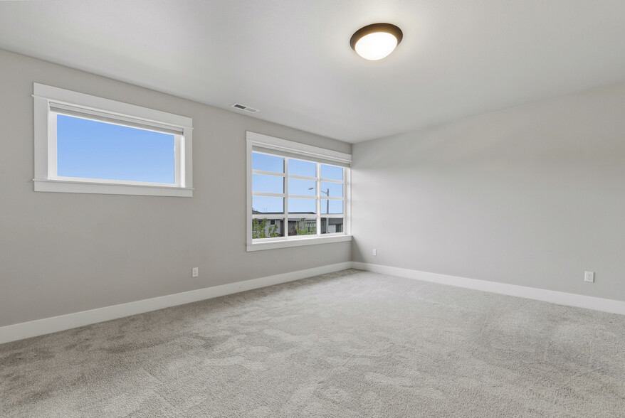 Building Photo - 1118 SW Dottie Ct