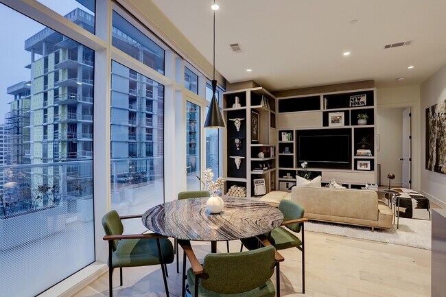 Building Photo - 4521 San Felipe St