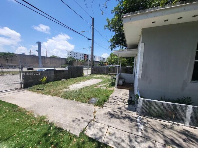 Building Photo - 5731 NW 6th Ave
