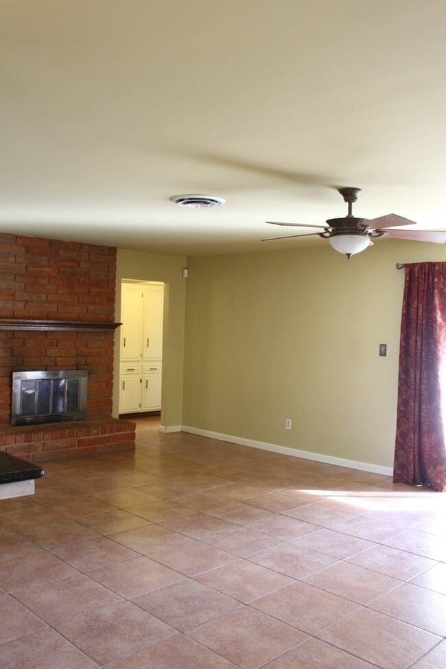 Building Photo - 6509 Kearsarge Way