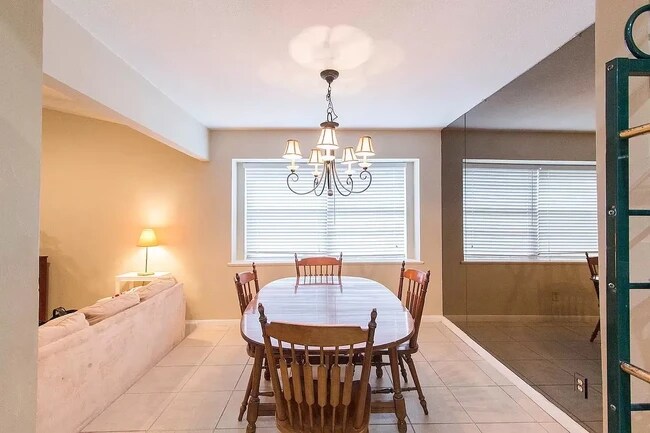 Dinning Room - 3508 Grande Bulevar