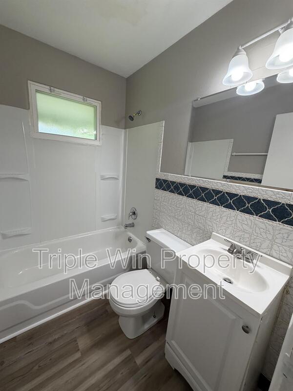 Building Photo - 1654 Mowbry Ln