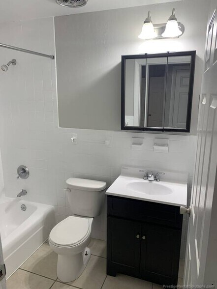 Primary Photo - 11 Lincoln St