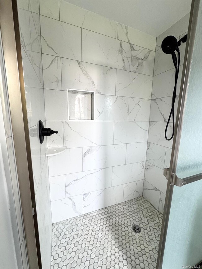 Building Photo - 221 US-9W