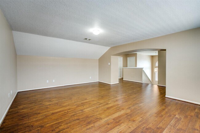 Building Photo - 9907 Valance Way