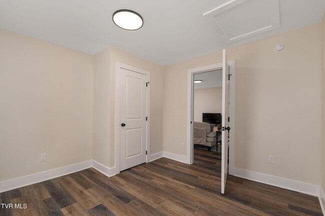 Building Photo - 1465 Highpoint Ave