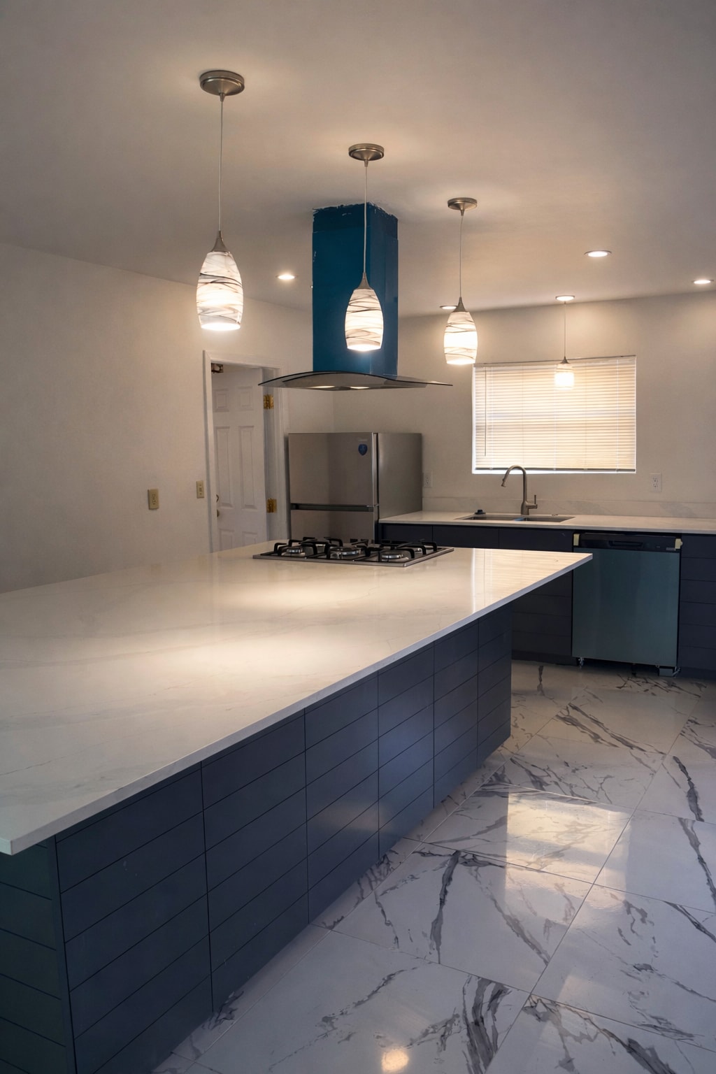 Building Photo - 1605 Common Dr