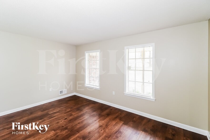 Building Photo - 5373 Banbury Ave