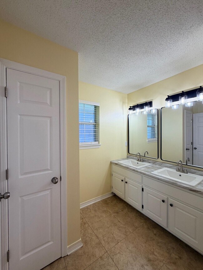 Building Photo - 6952 Cotton Boll Ln