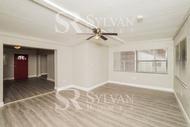Building Photo - Spacious, Modern Home-style Living.